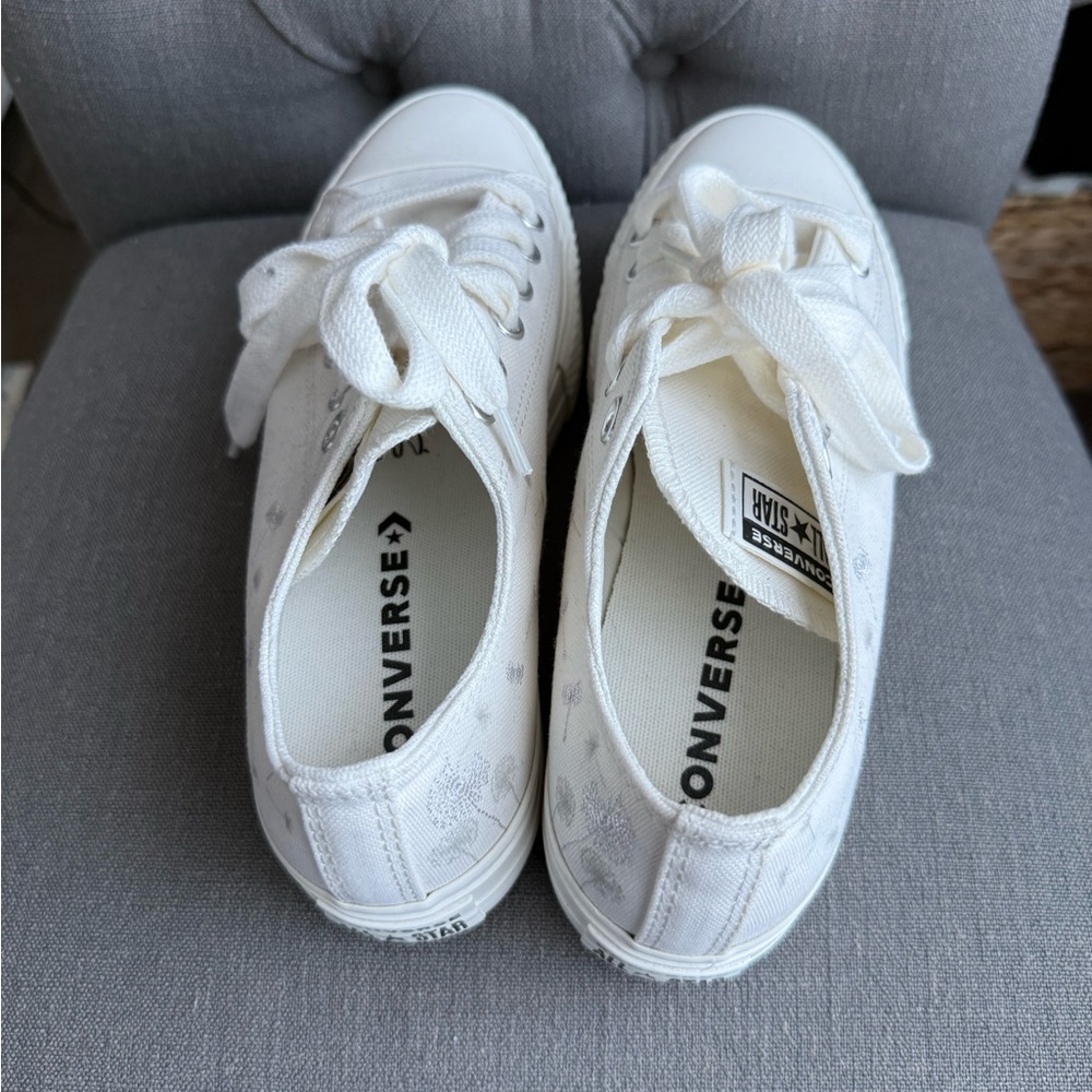 NEW Women’s Converse - Picture 6 of 9